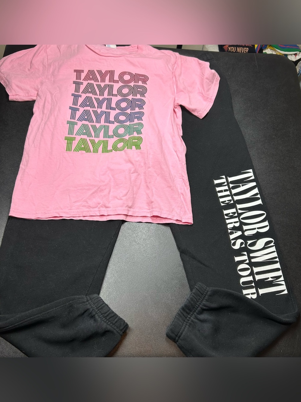 Taylor Swift Women’s Size M Black Eras Tour Concert Fleece Sweatpants & T-Shirt